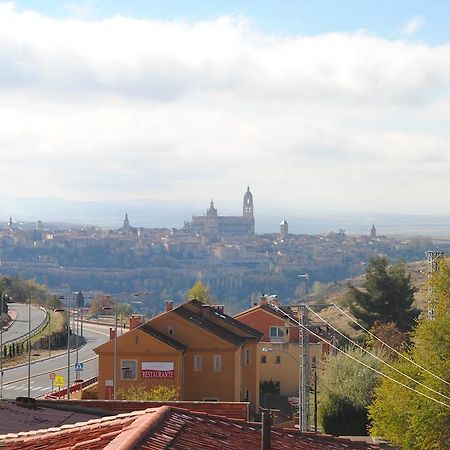 Hostal El Mirador La Lastrilla Buitenkant foto