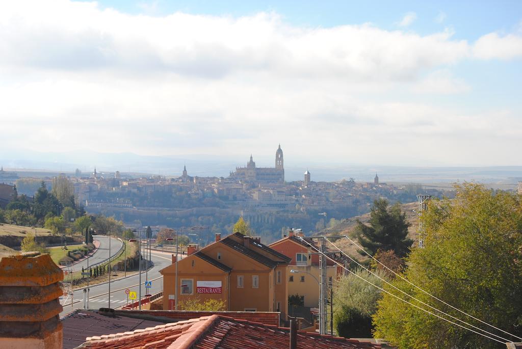 Hostal El Mirador La Lastrilla Buitenkant foto